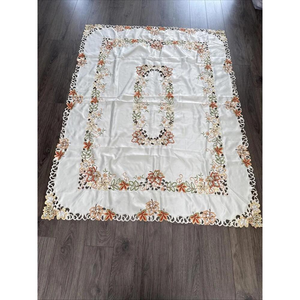 Elegant Vintage Fall Leaves  Foliage Embroidered  Cut Out Tablecloth 67”X50”